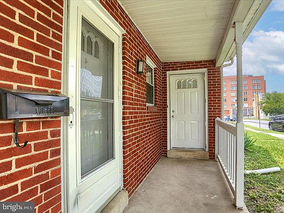 5th image of 2438 Logan St
