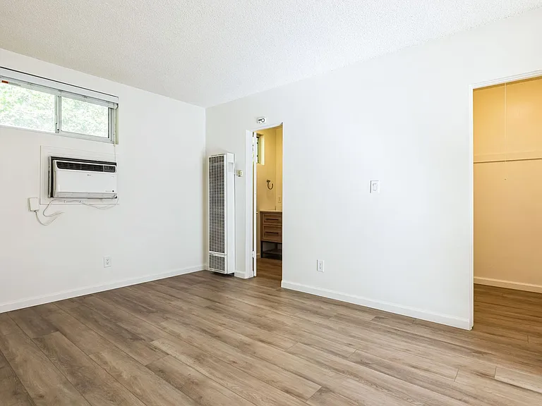 588 E. Mel Avenue - Hermosa Palms — Photo 19