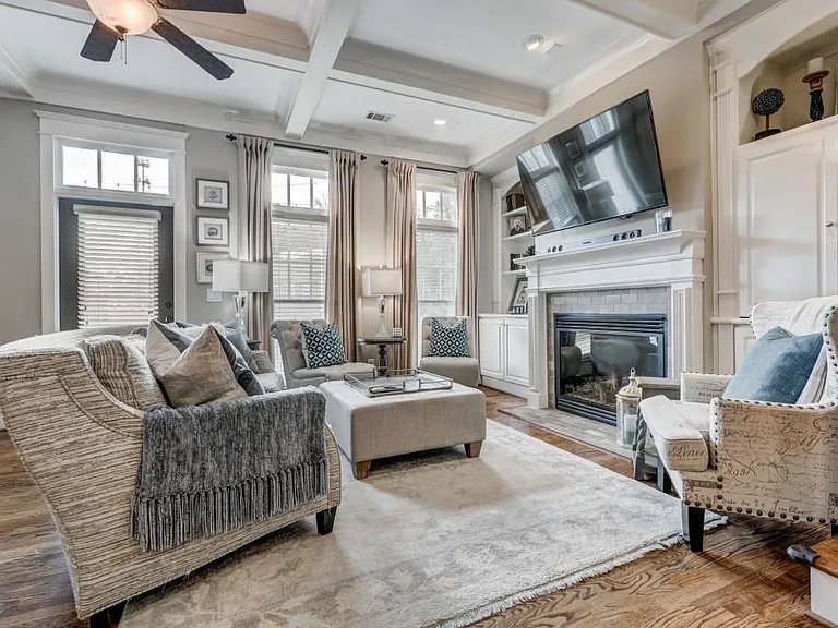 2114 W Village Xing SE — Photo 12