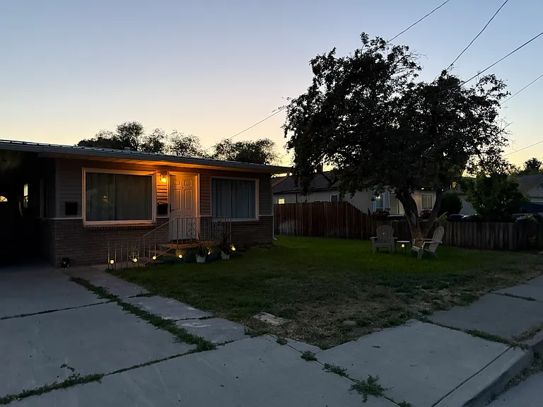 557 Jefferson St — Photo 35
