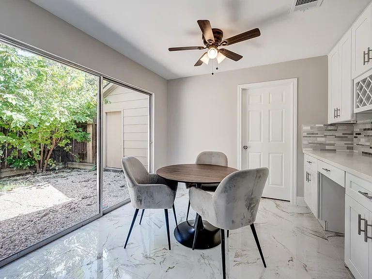 1626 S Kirkwood Rd — Photo 38