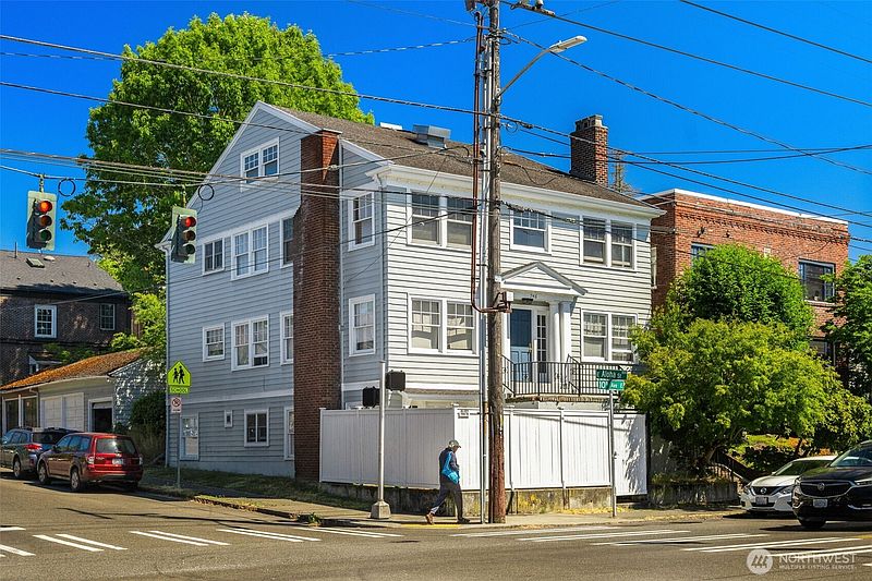 2nd image of 746 10th Avenue E