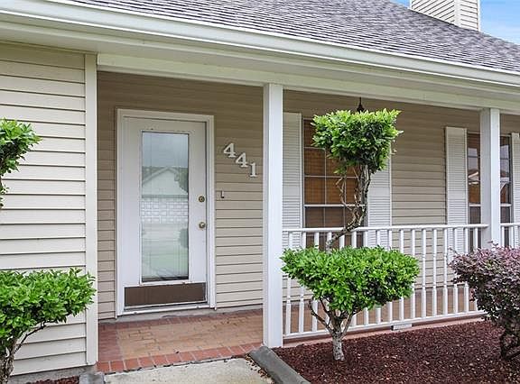 3rd image of 441 Evergreen Dr
