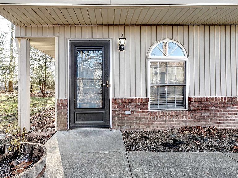 Entry door and storm door