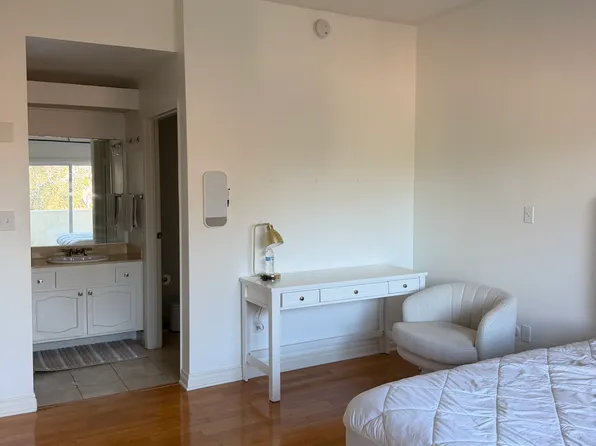 3984 La Jolla Village Dr, La Jolla, CA