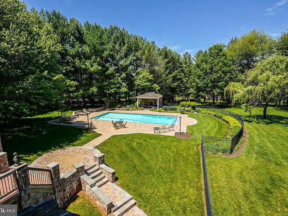 2nd image of 9011 Saunders Ln