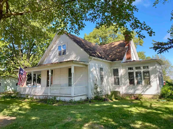 63 E Walnut St, Poneto, IN 46781