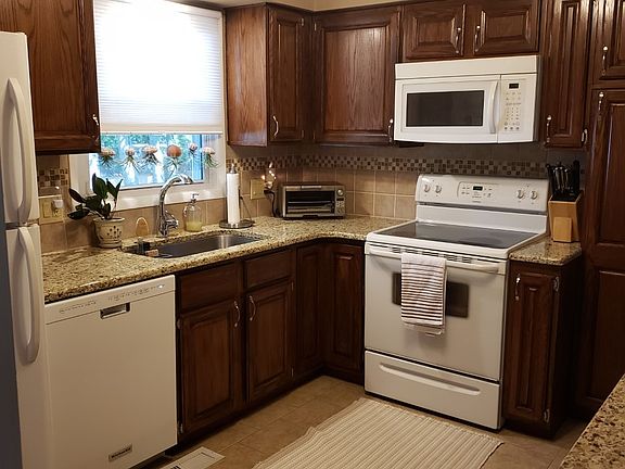 Kitchen - granite, tile