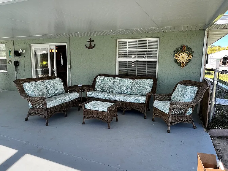 Comfortable Lanai seating