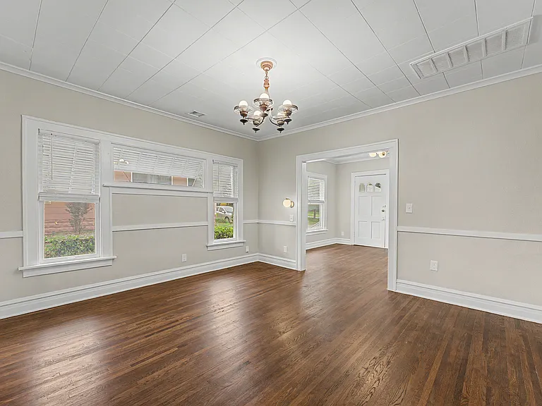 1308 W Easton St — Photo 8