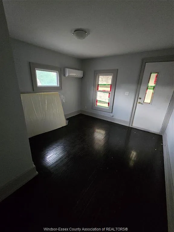 2 bed, $1,300 — Photo 4