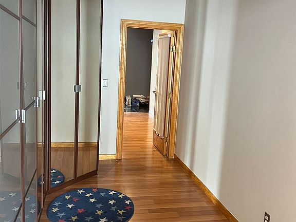 4th image of 54-33 Nurge Ave #1L