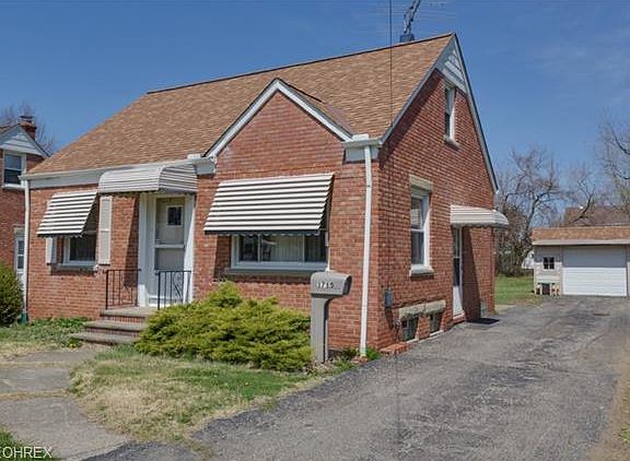 4th image of 1715 E 291st St
