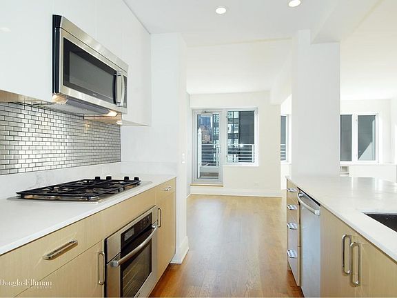 3rd image of 211 E 51st St APT 11B