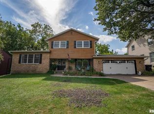 810 34th Ave, Moline, IL 61265