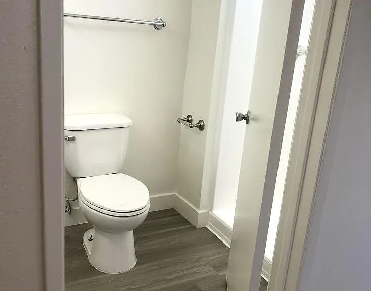 71-26 master bedroom bathroom