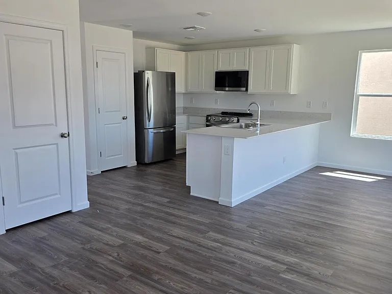 275 W Sonoran Vista Cir — Photo 10