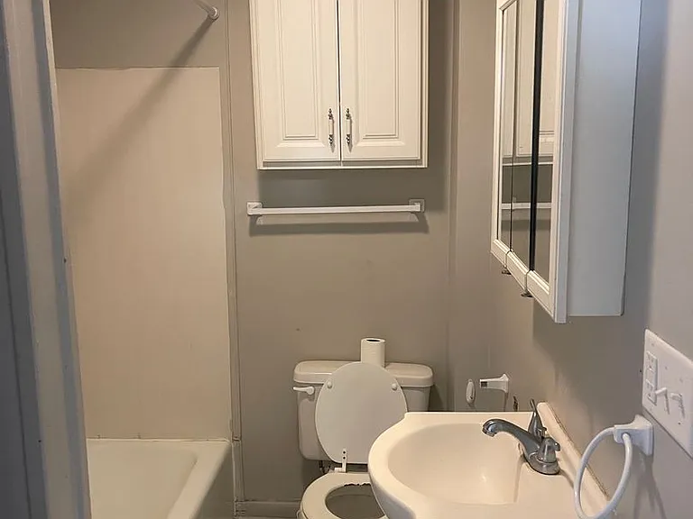 29 N East Street — Photo 9
