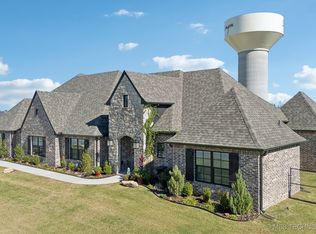 19340 E Canyon Ridge Rd, Owasso, OK 74055