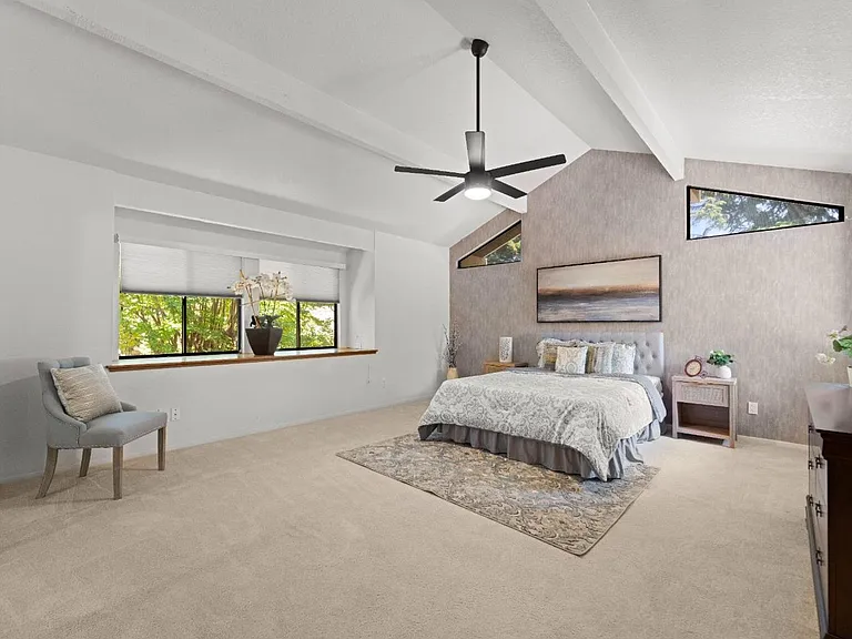 2042 University Park Dr — Photo 12