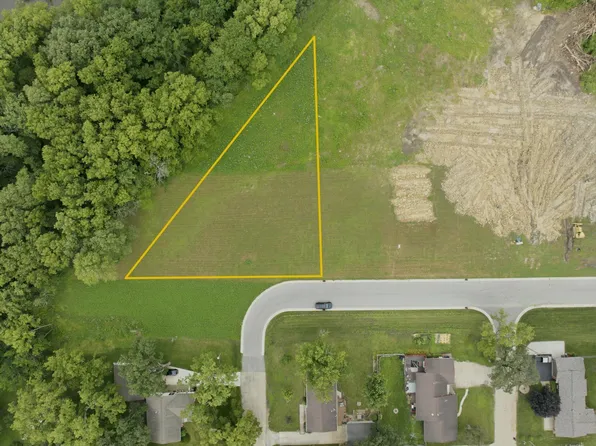200 Cherry St, Hudson, IA 50643