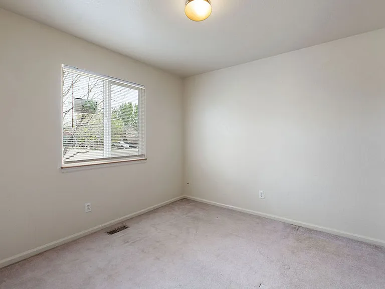 432 Sundance Cir N — Photo 13