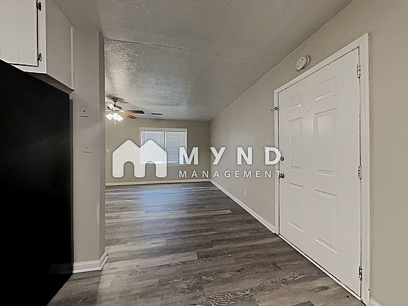 3rd image of 194 Bridgewood Dr SE