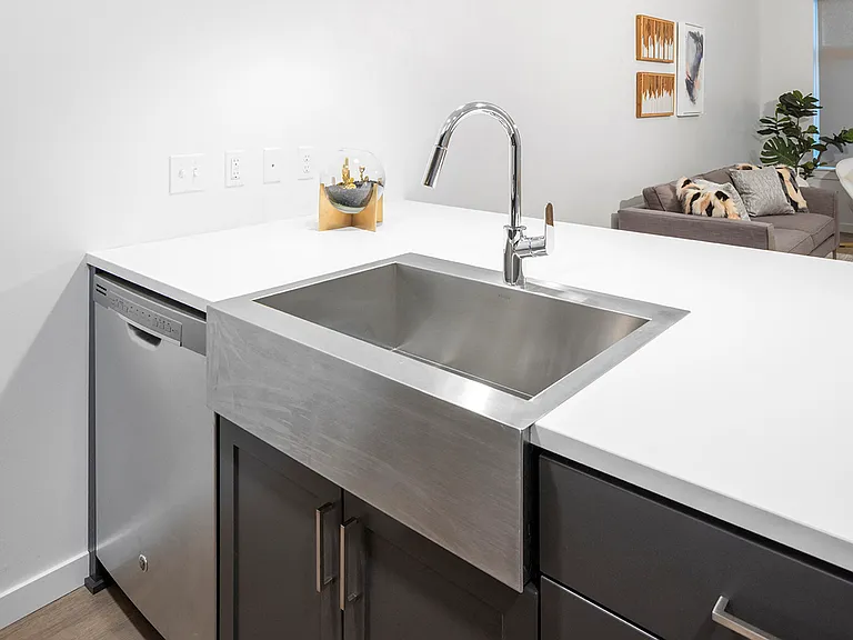 Multnomah Village Apartments — Photo 4