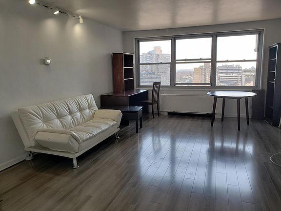 3rd image of 2100 Linwood Ave