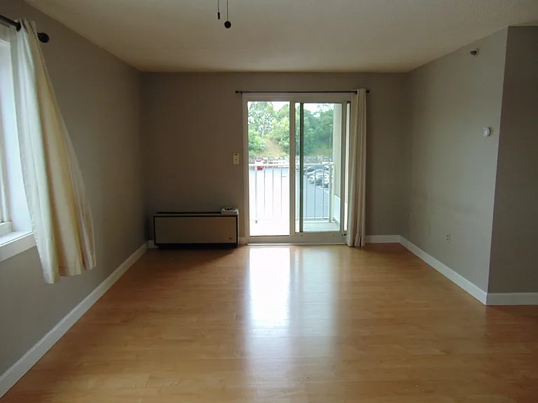 200 Cove Way #313 — Photo 4