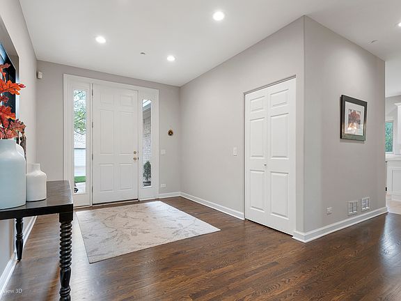 3rd image of 9211 Nagle Ave
