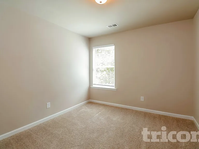 701 Jackson Ct — Photo 9