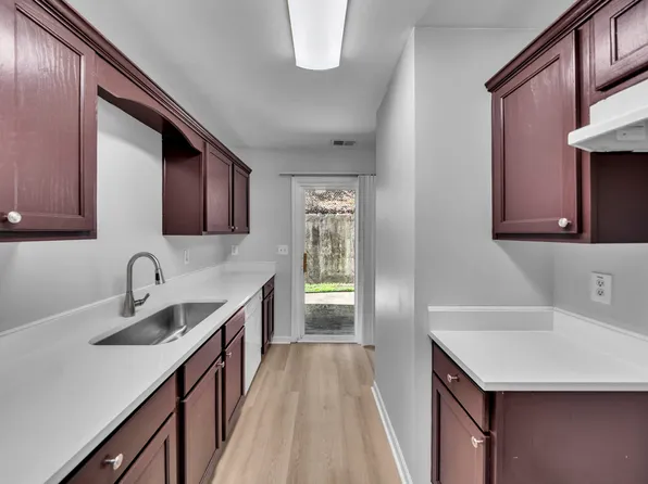 300 Stonehaven Cir, Cartersville, GA