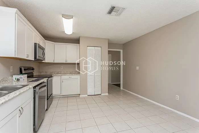 5905 Birchwood Dr — Photo 8