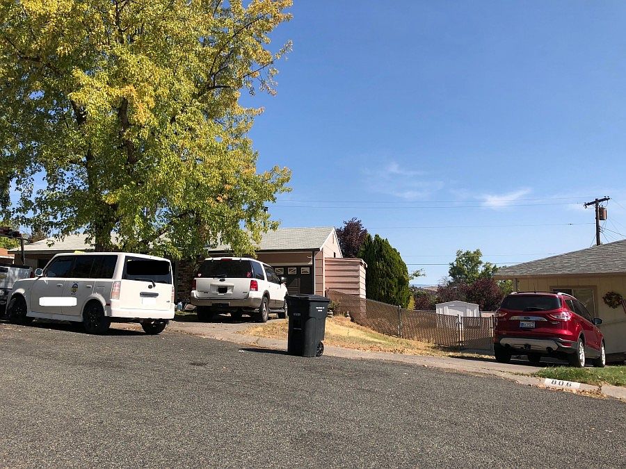 2nd image of 808 Park Pl