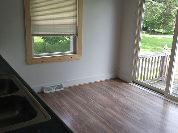 4th image of 253 Sherman Ave