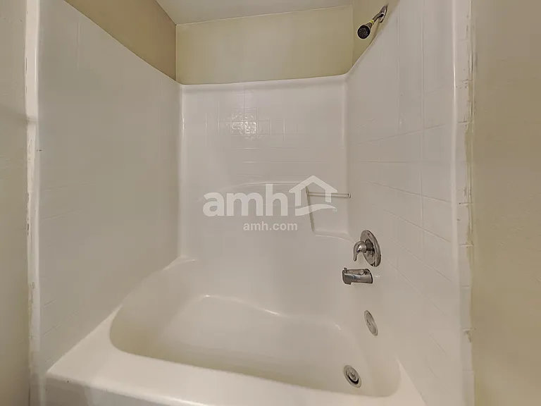7405 Prosperity Park Rd N — Photo 16