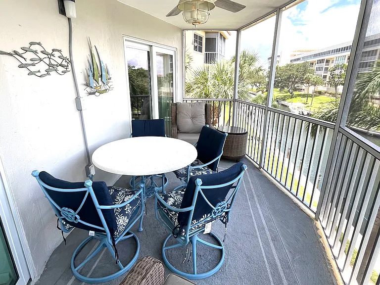 1250 N Portofino Dr #301 — Photo 16
