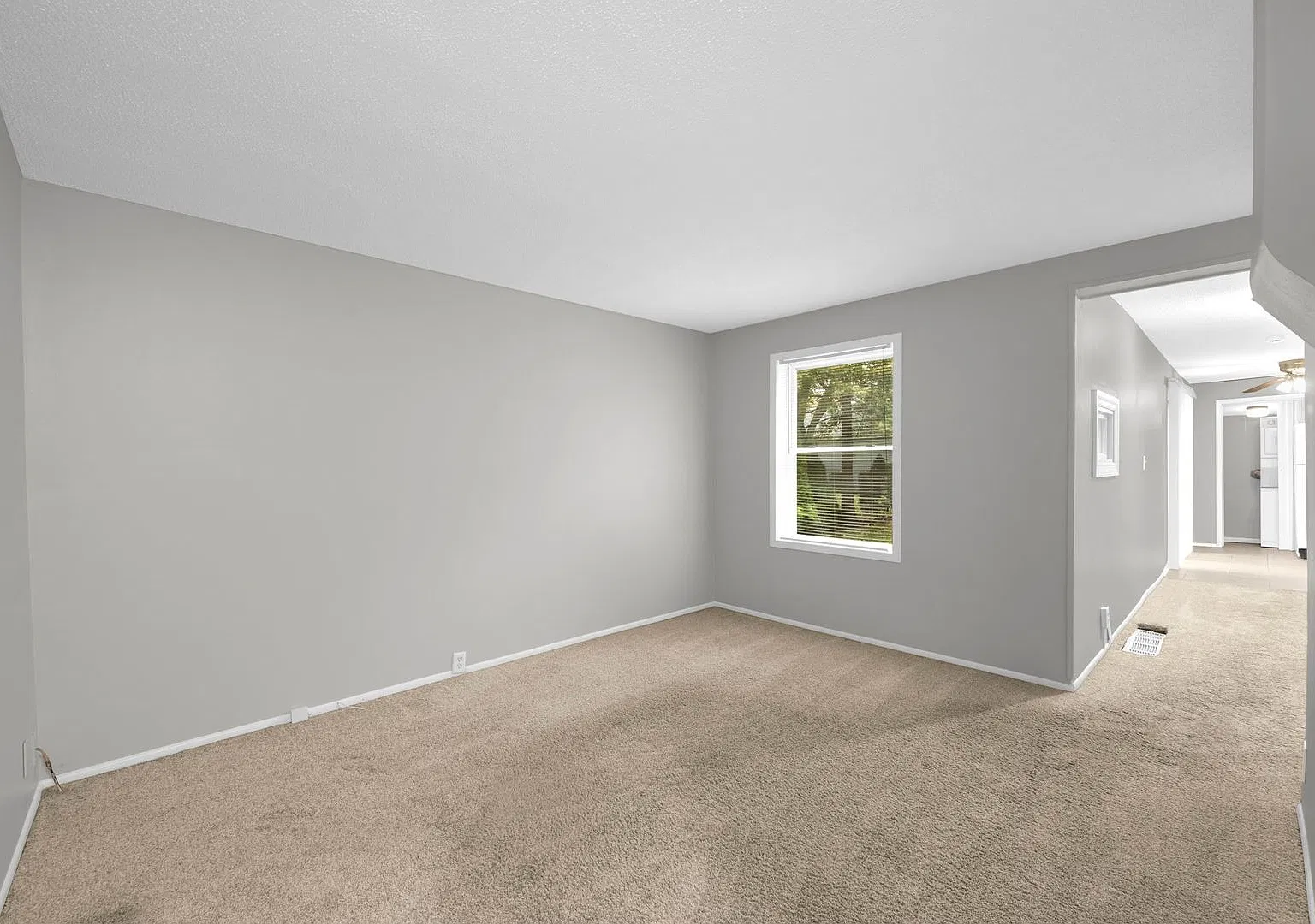 Two Bedroom One Bath Ranch Duplex in Batavia — Photo 4