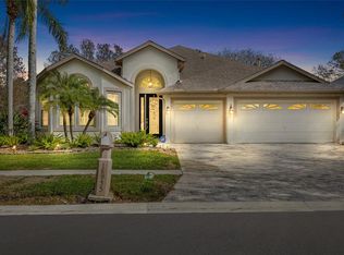 18955 Maisons Dr, Lutz, FL 33558