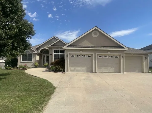 16017 Cedar St, Basehor, KS 66007