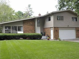 402 Valorie Ln, Monona, WI 53716