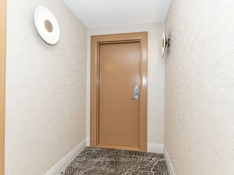 801 Bay St #611 — Photo 6