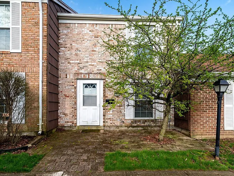 1123 Charleston Ct — Photo 24