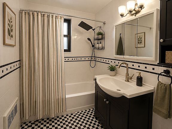 3rd image of 1165 E 54th St APT 4K