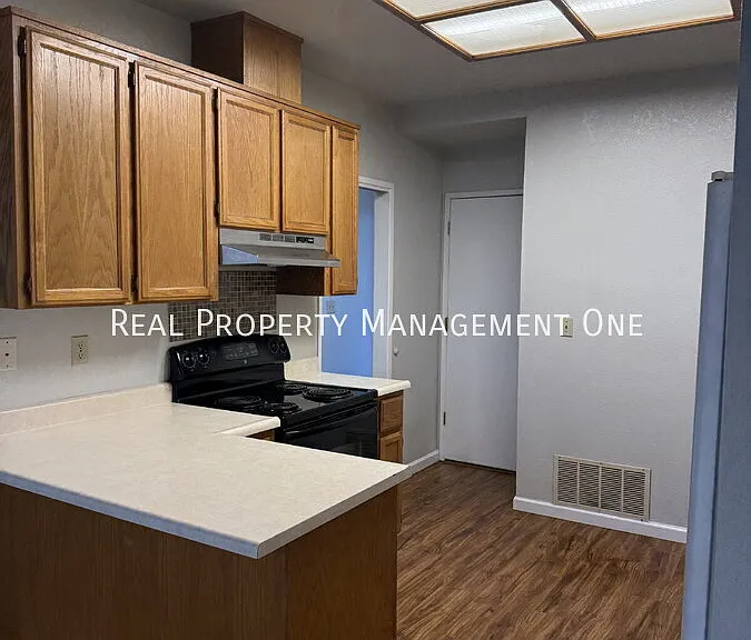 242 Birch Creek Dr — Photo 5