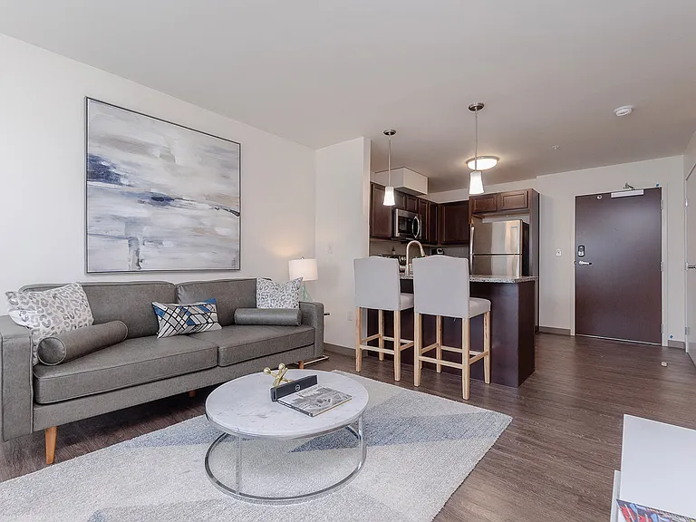 Glenville CircleNorth Modern Apartments