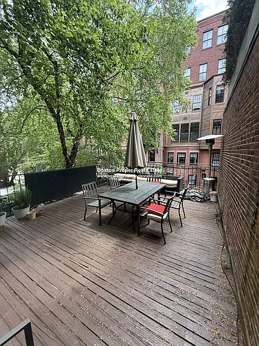 274 Marlborough St Photo 1