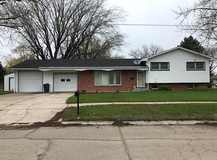 220 Cedar St, Oneill, NE 68763