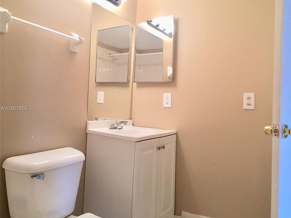 1st image of 3028 Coral Ridge Dr